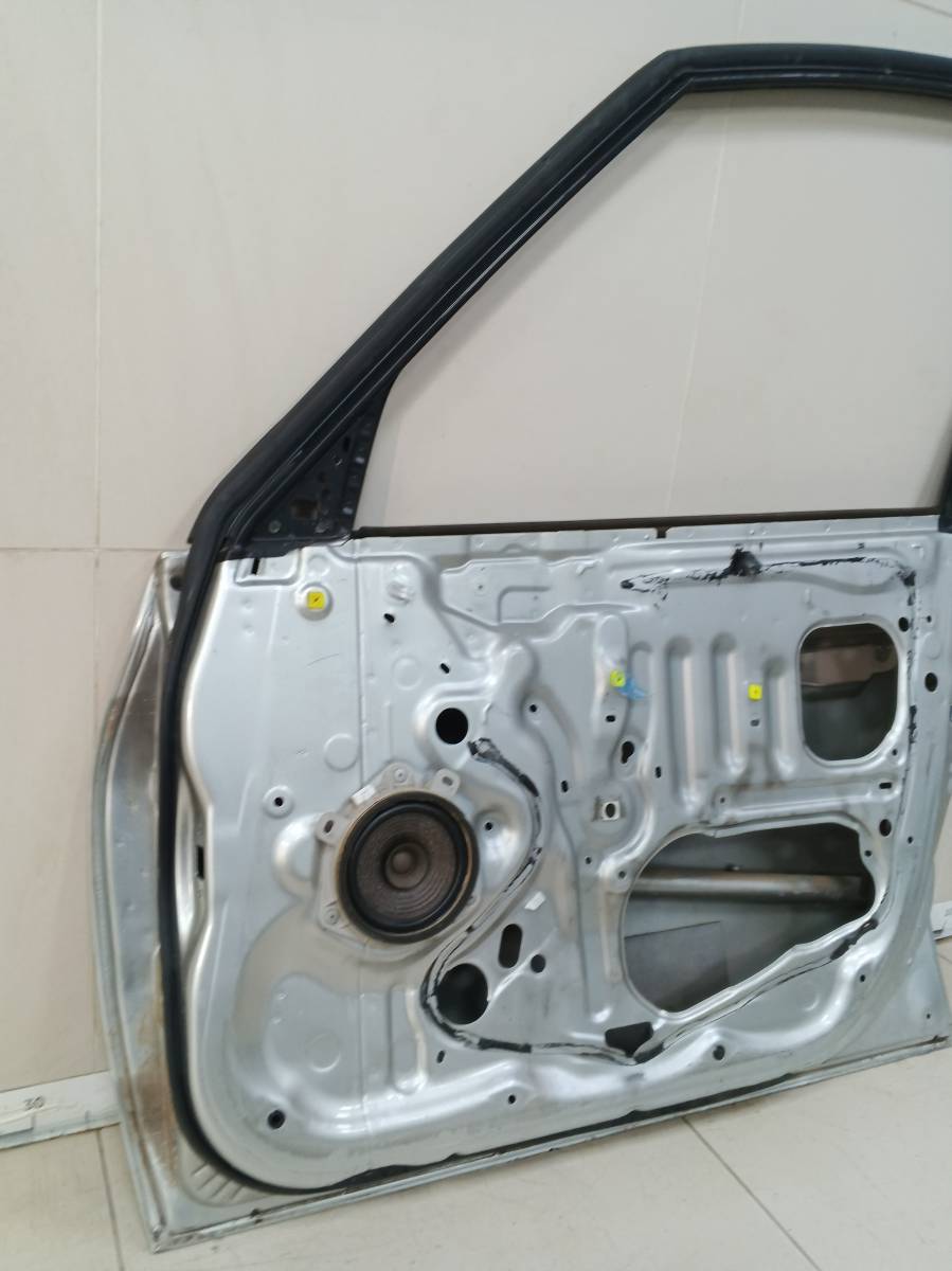 Дверь передняя правая Toyota Opa (T10) 2000-2005