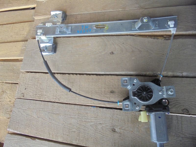 Стеклоподъемник электр. задний левый для Hummer H3 2005-2015