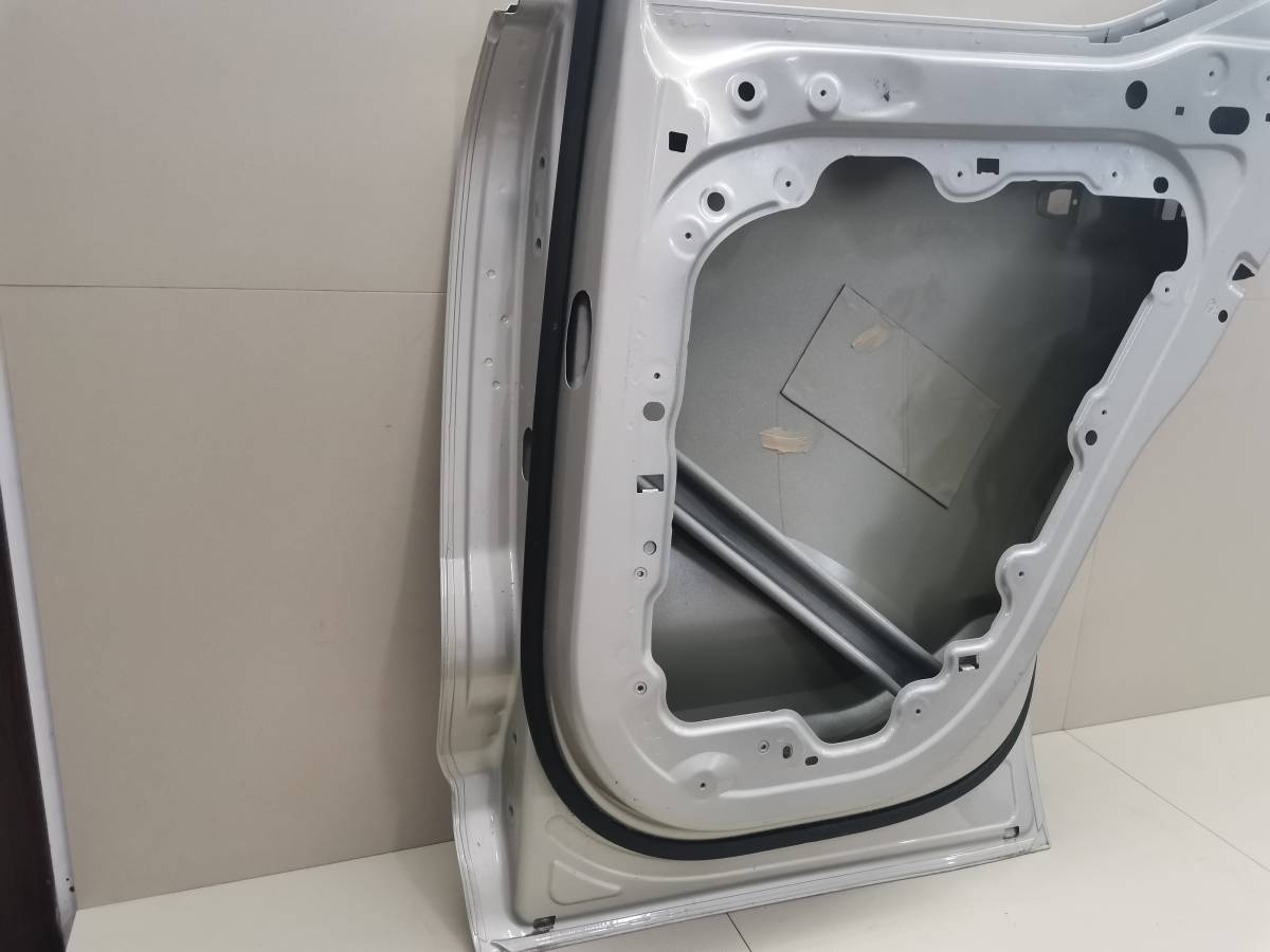 Дверь задняя правая Volvo XC40 2017>