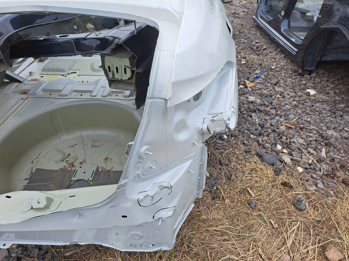 Крыло заднее правое Citroen C4 2011>