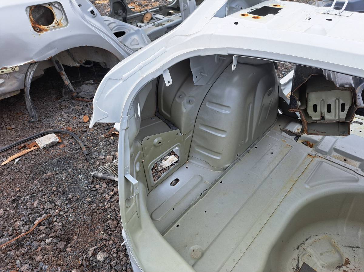 Крыло заднее левое Citroen C4 2011>