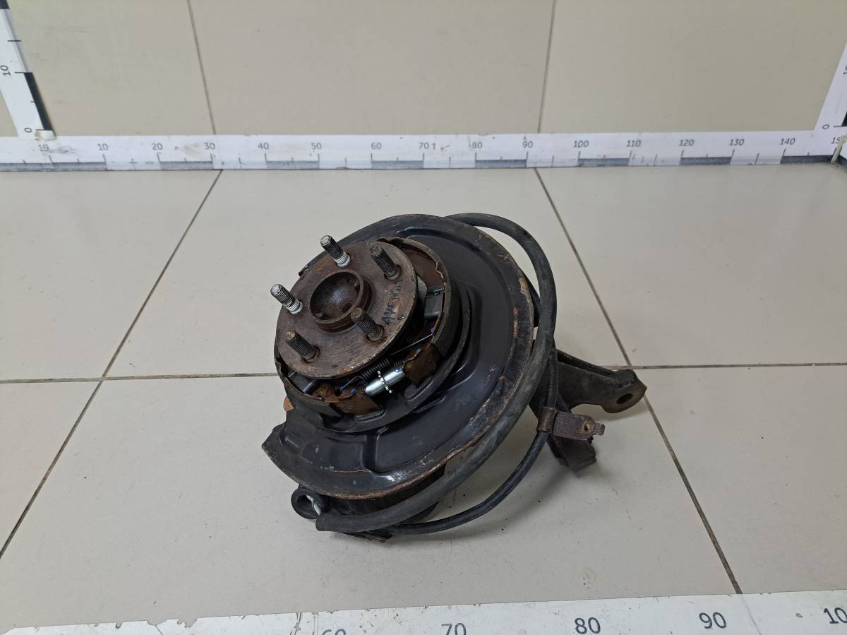 Кулак поворотный задний левый Toyota Avensis (T250) 2003-2009