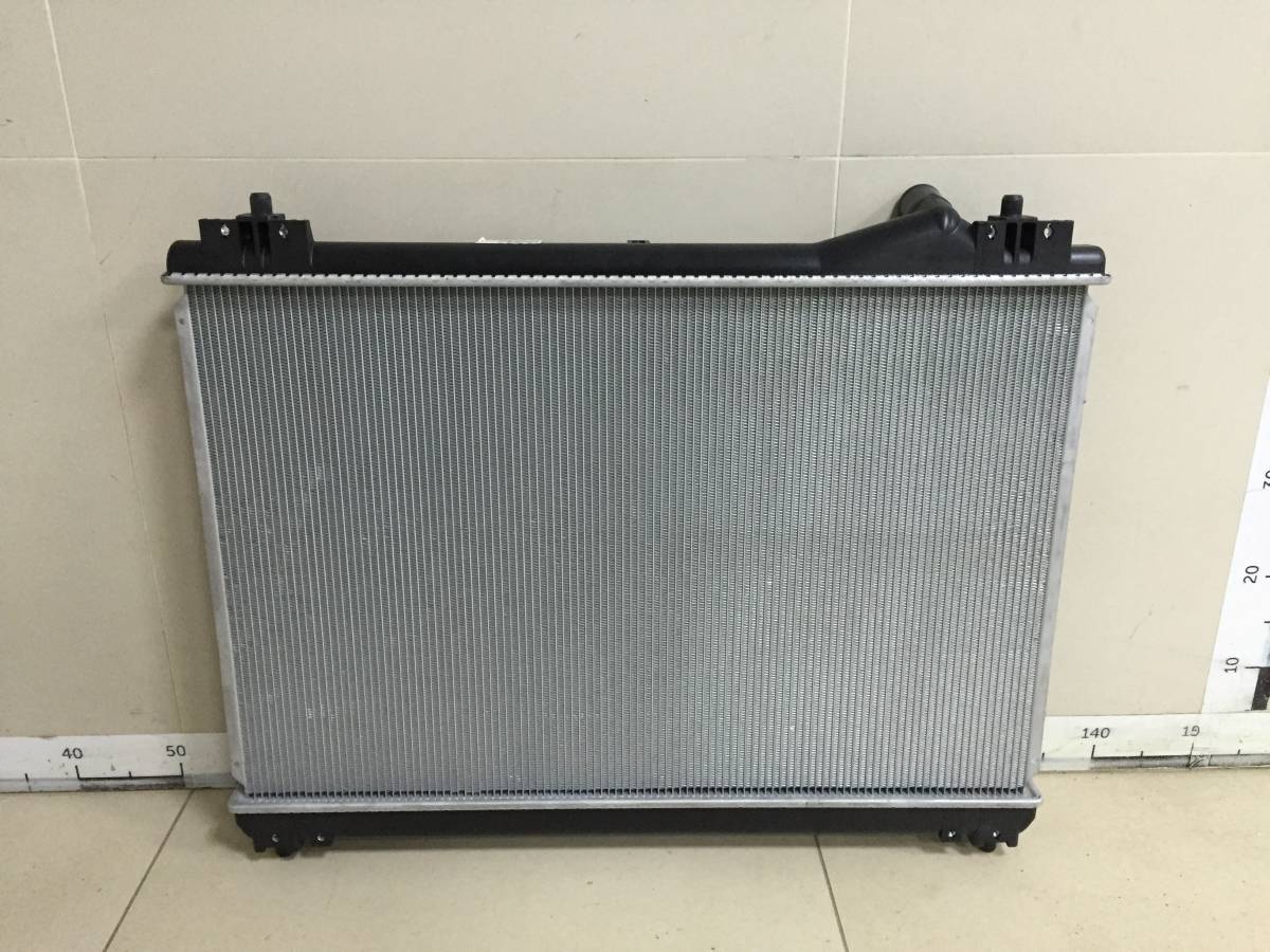 Радиатор охлаждения двигателя Suzuki Grand Vitara 2005-2015