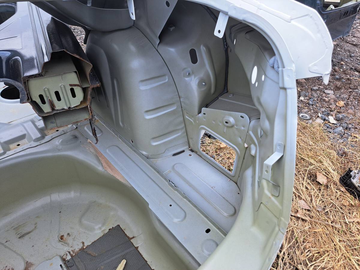 Крыло заднее правое Citroen C4 2011>