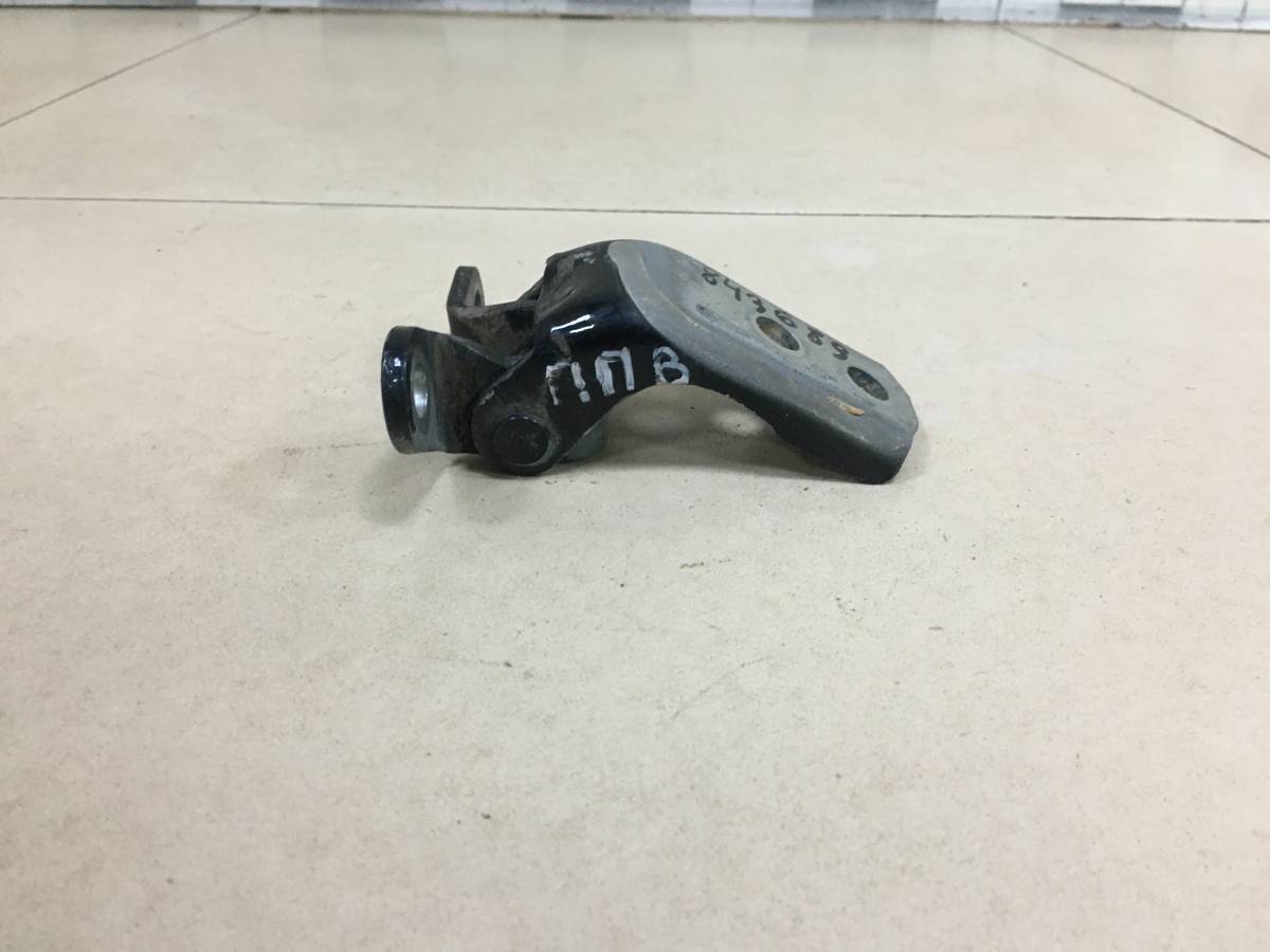 Петля двери передней правой верхняя Toyota Avensis (T250) 2003-2009