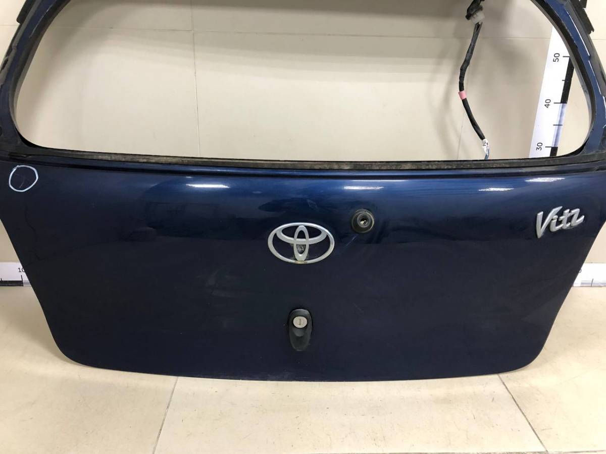 Дверь багажника Toyota Vitz (P10) 1999-2005