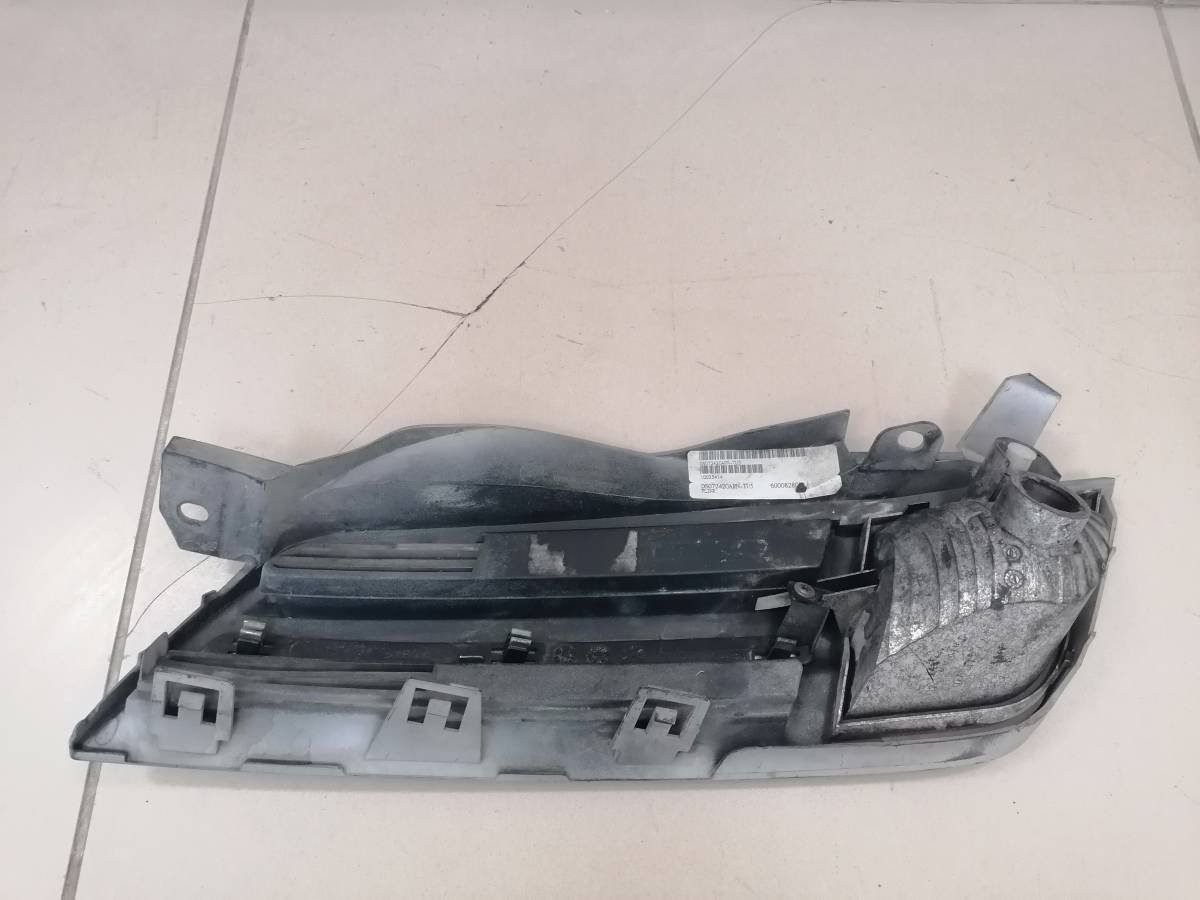 Решетка радиатора правая Nissan Micra (K12) 2002-2010