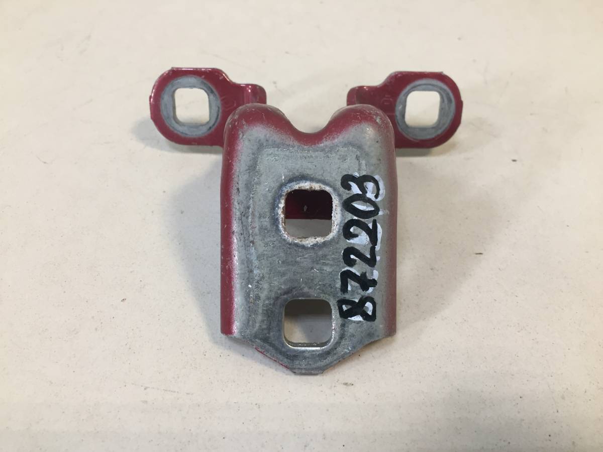 Петля двери Renault Megane (2) 2002-2009