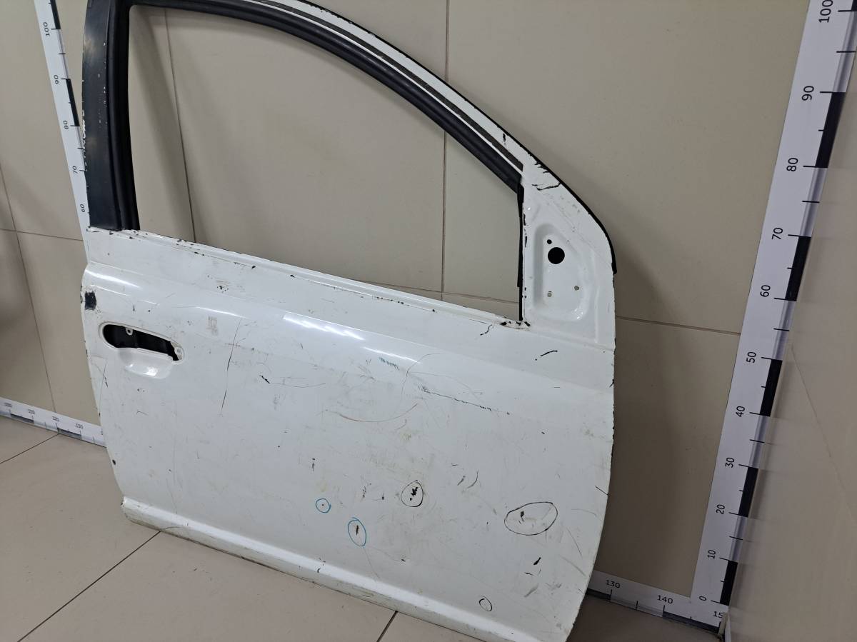 Дверь передняя правая Toyota Yaris (P10) 1999-2005