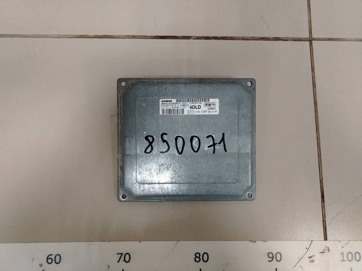Блок управления двигателем Ford Fiesta (MK5) 2002-2008
