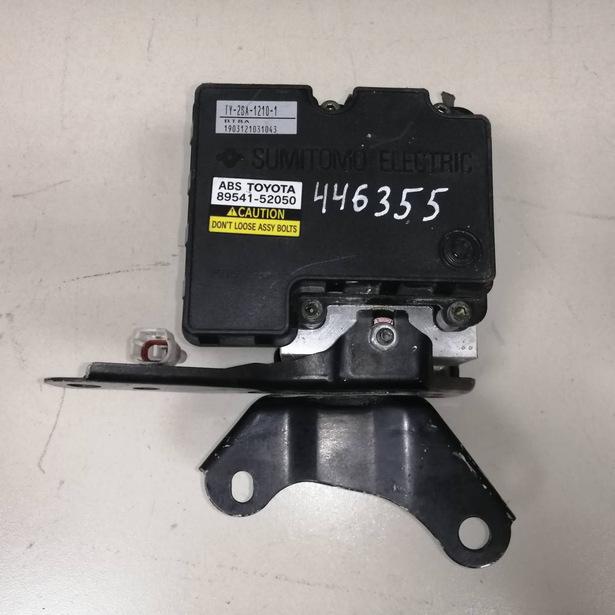 Блок ABS (насос) Toyota Vitz (P10) 1999-2005 Блок ABS (насос) Toyota Vitz (P10) 1999-2005