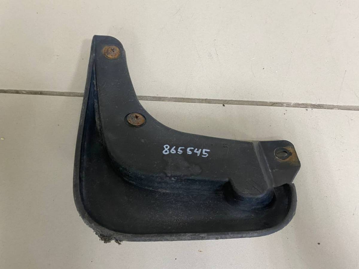 Брызговик передний правый Hyundai Getz 2002-2010