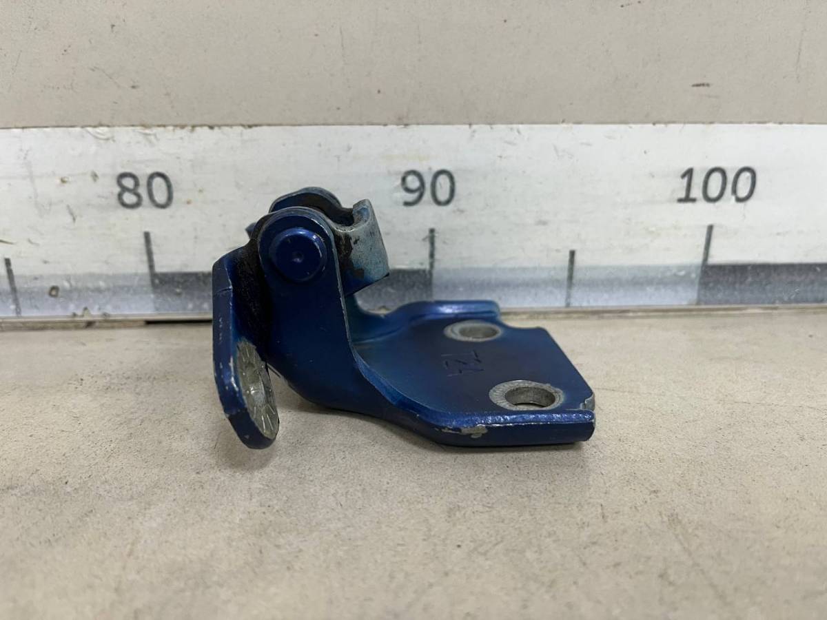 Петля двери передней правой верхняя Chevrolet Lanos (T100) 2004-2010