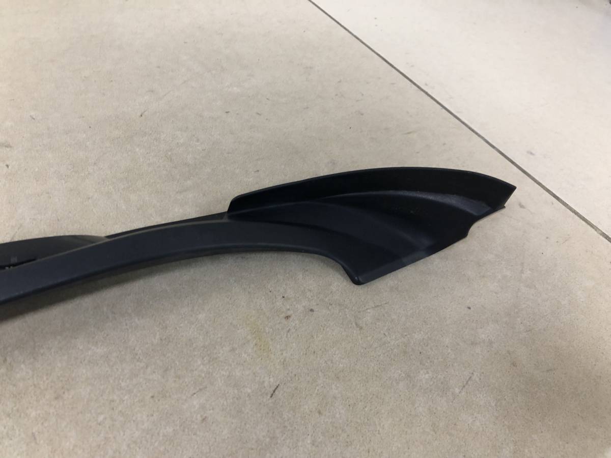 Молдинг лобового стекла Mazda BT-50 2006-2012