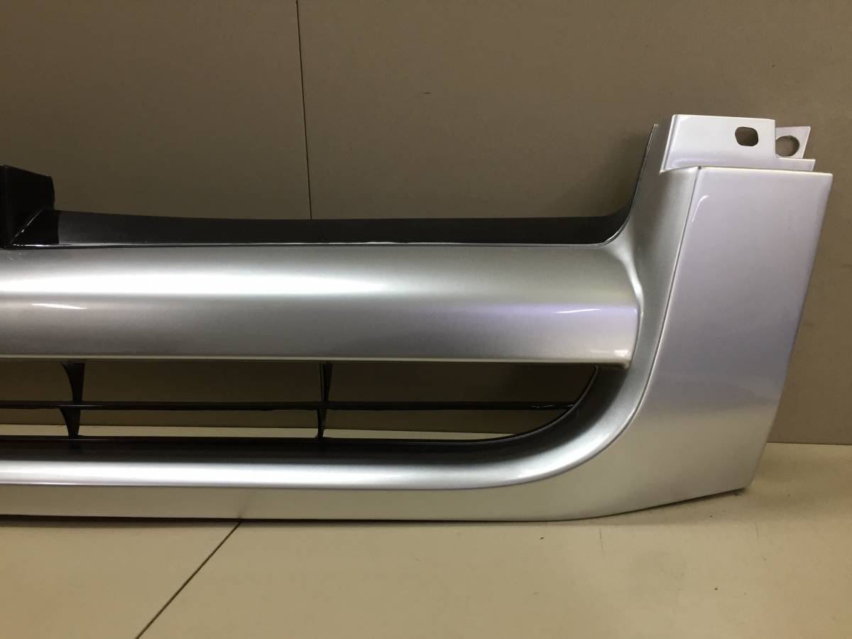 Решетка радиатора Toyota Hiace H200 2005-2015
