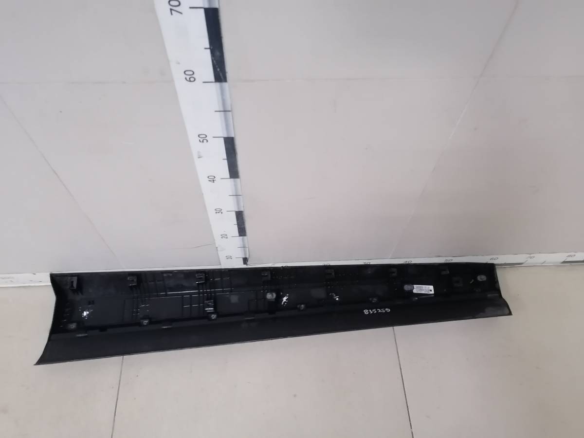 Накладка двери передней левой Hyundai Tucson NX4 2021