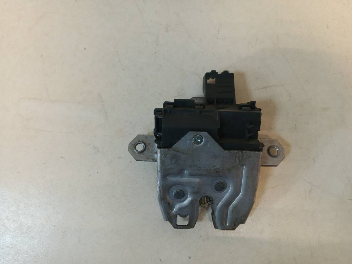 Замок багажника Ford Mondeo 4 2007-2015