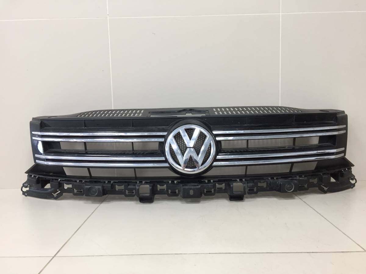 Решетка радиатора Volkswagen Tiguan (5N2) 2011-2016