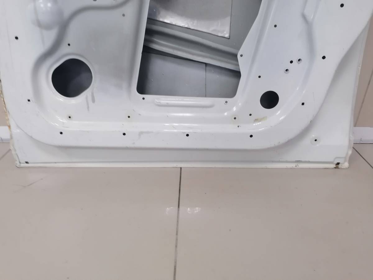 Дверь передняя правая Land Rover Discovery 3 2004-2009