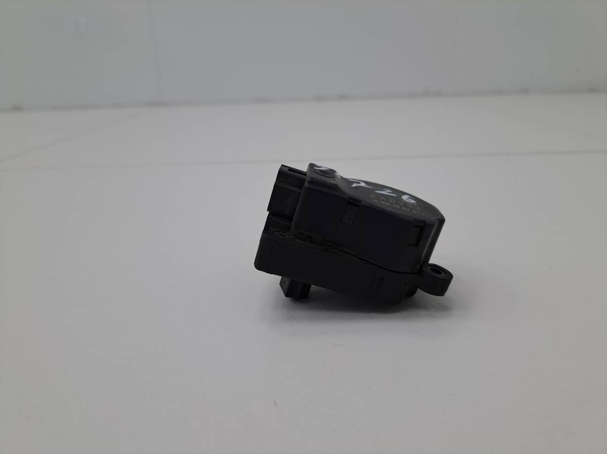 Моторчик заслонки печки Ford Mondeo 4 2007-2015 Моторчик заслонки печки Ford Mondeo 4 2007-2015