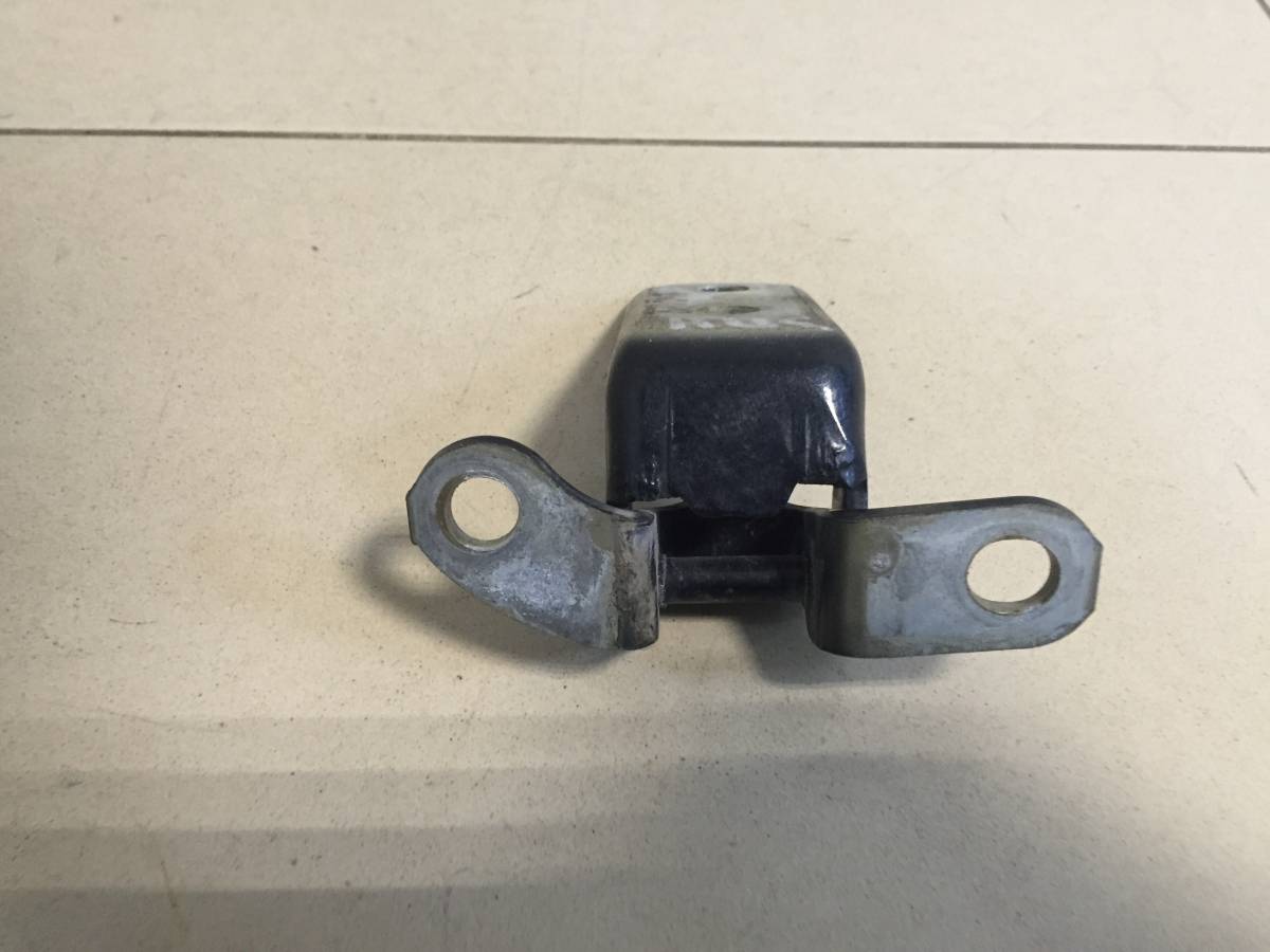 Петля двери задней правой нижняя Toyota Camry (V50) 2011-2017