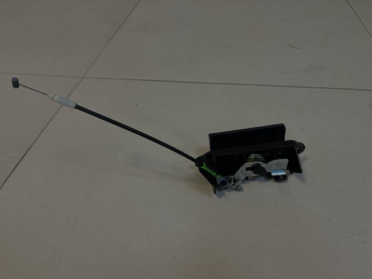 Ручка открывания багажника Toyota Noah (R60) 2001-2007