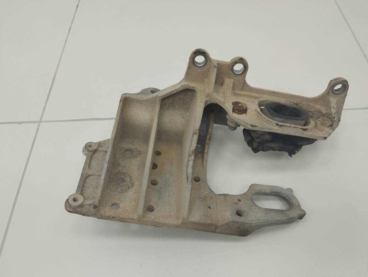 Кронштейн опоры КПП Nissan Qashqai (J10) 2006-2013