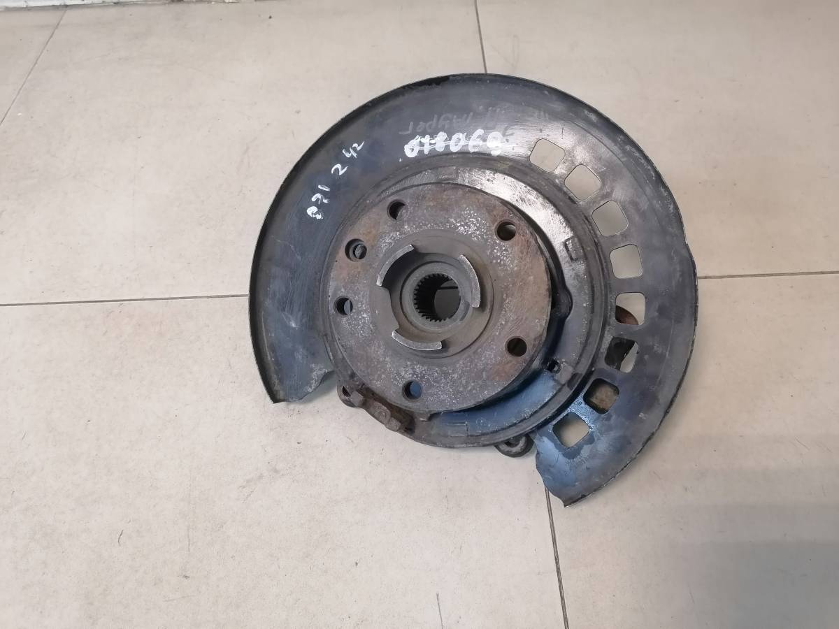 Кулак поворотный задний правый Porsche Cayenne 2003-2010