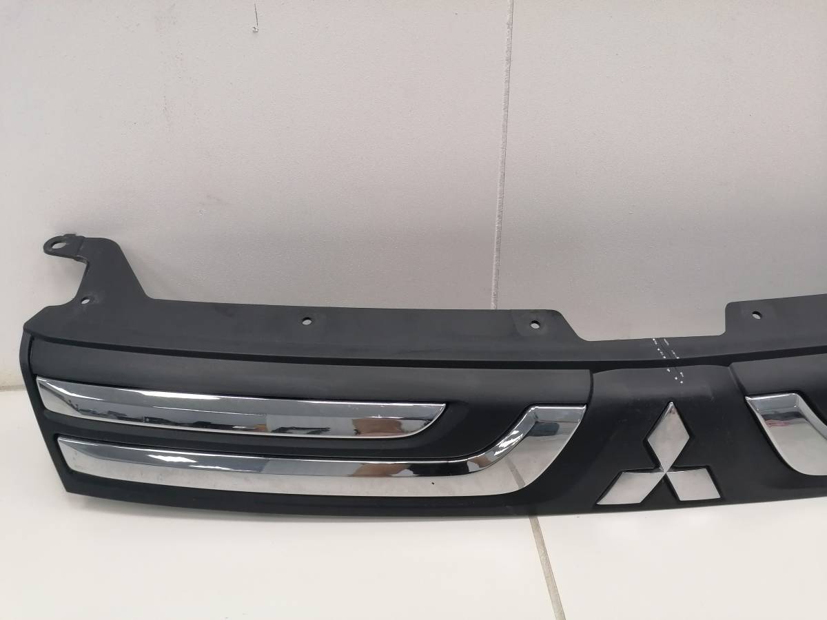 Решетка радиатора Mitsubishi Outlander (GF) 2012>