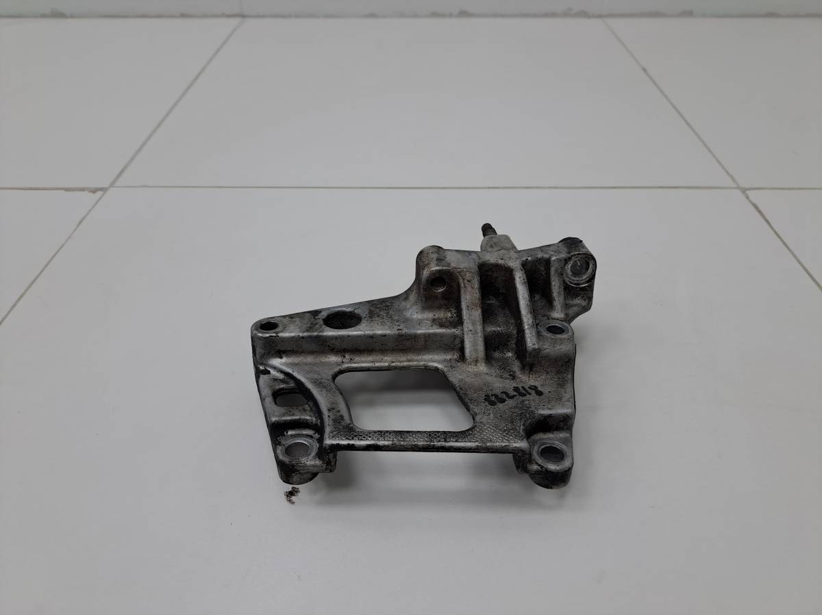 Кронштейн опоры двигателя Nissan X-Trail (T30) 2001-2006