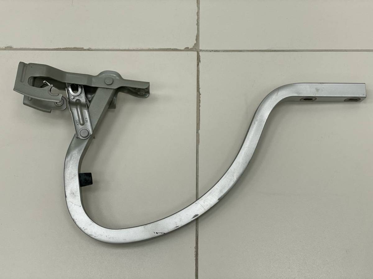 Петля крышки багажника Chevrolet Cobalt (T250) 2011-2015