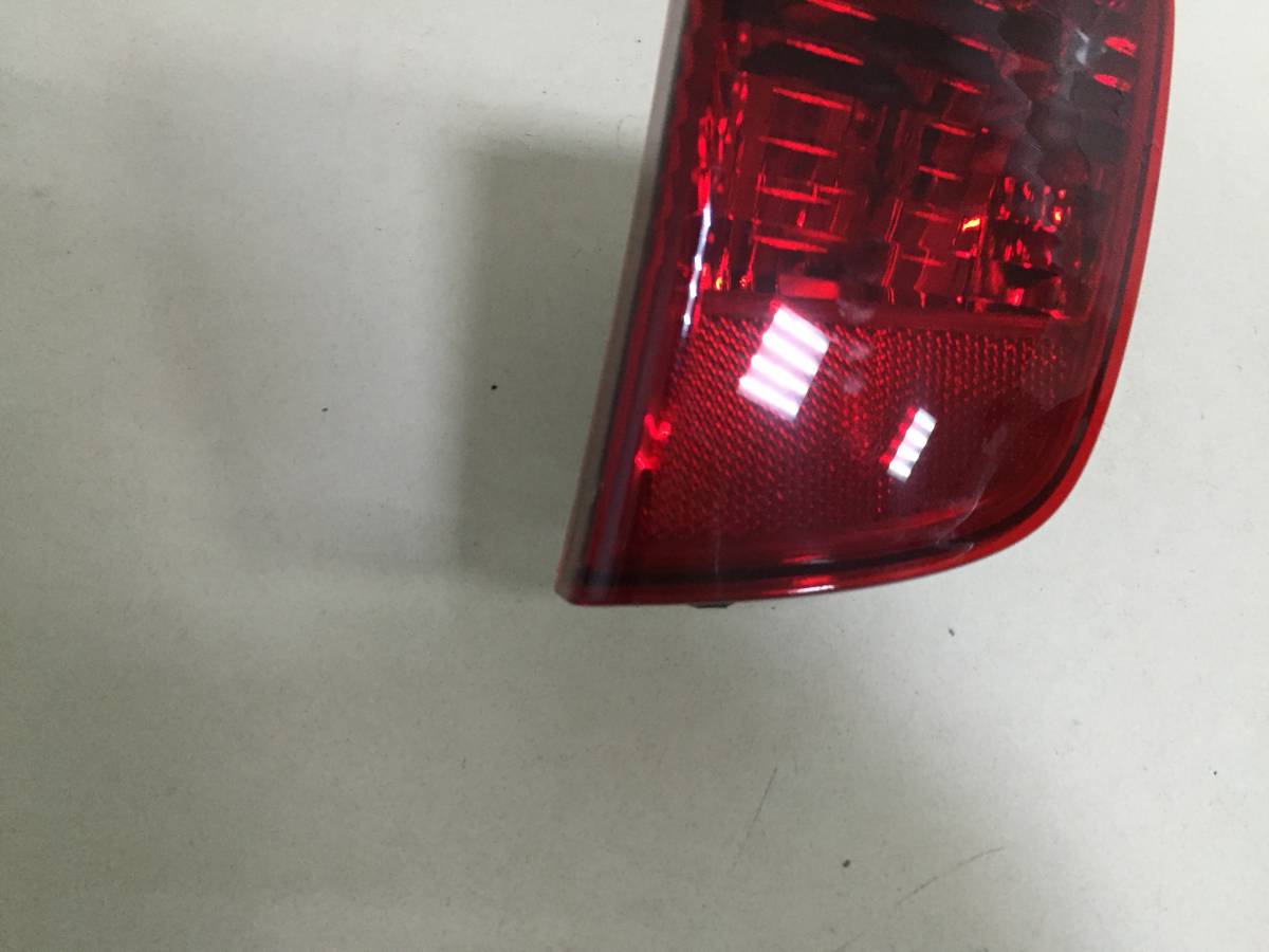 Фонарь задний в бампер правый Lexus LX570 (J200) 2007-2015
