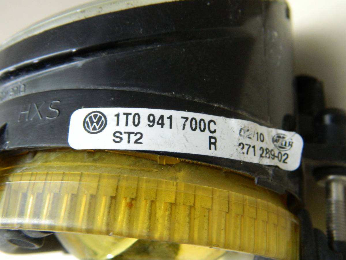 Фара противотуманная правая Volkswagen Caddy 2004-2016