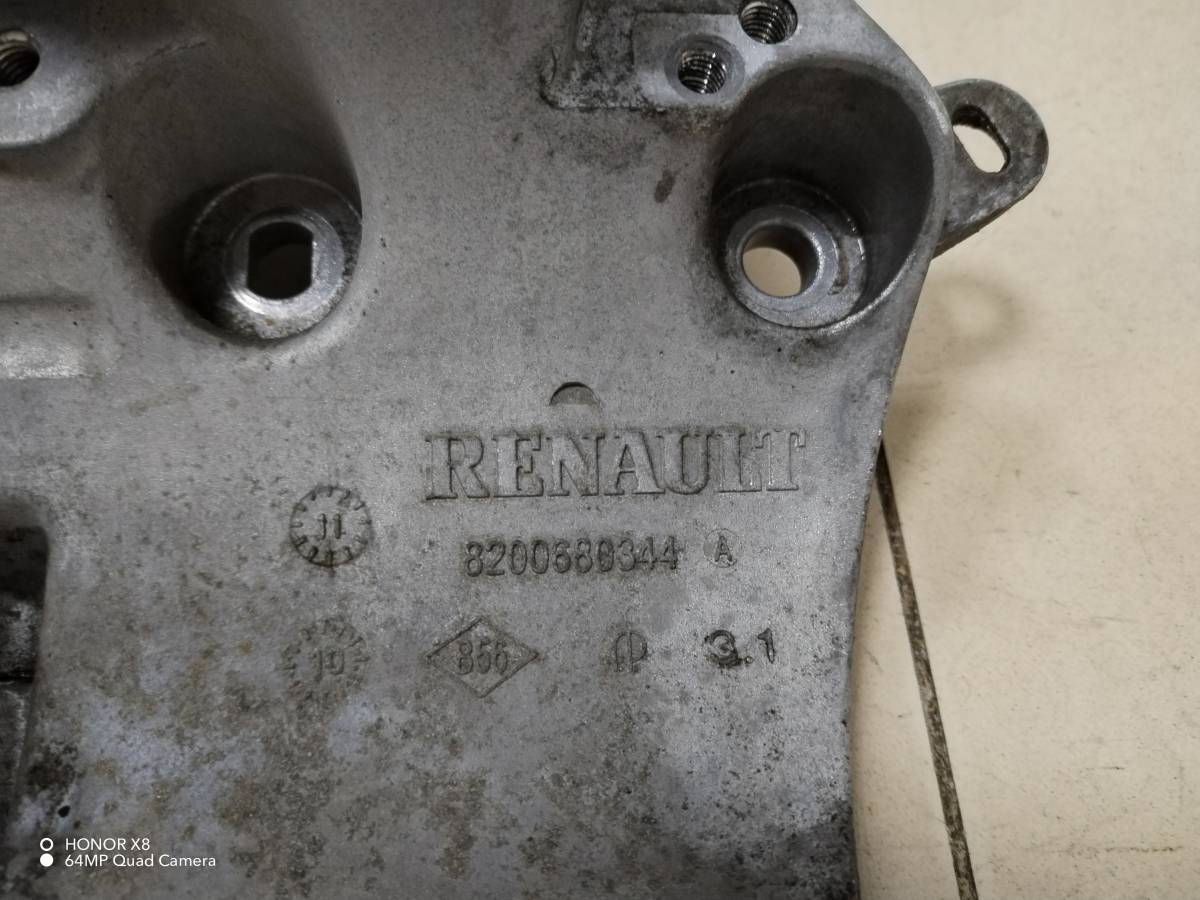 Кронштейн генератора Renault Logan (1) 2005-2014