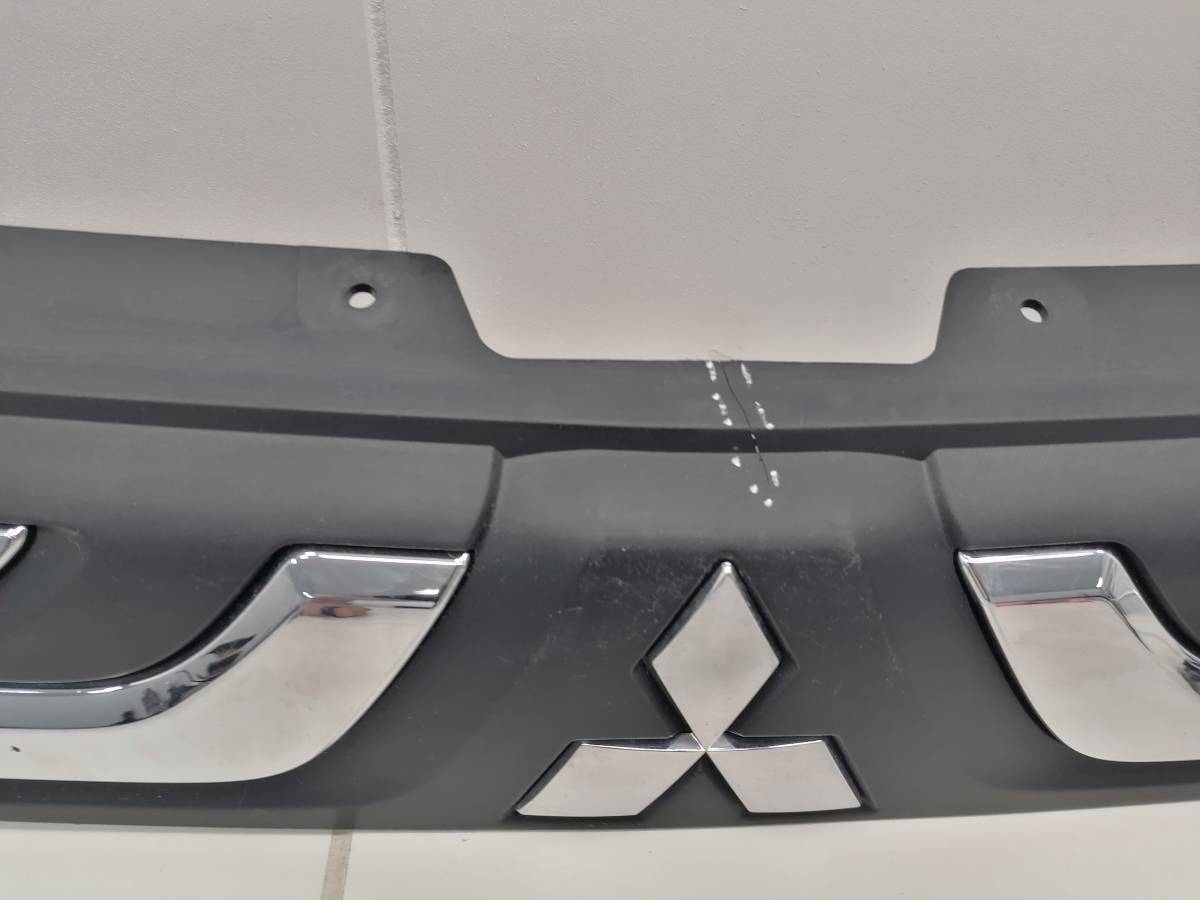Решетка радиатора Mitsubishi Outlander (GF) 2012>