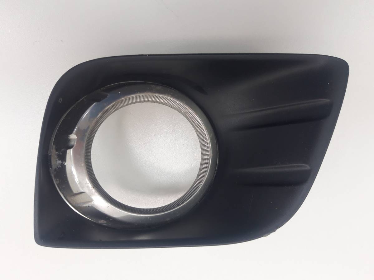 Рамка противотуманной фары правой Toyota Land Cruiser Prado (J150) 2009>