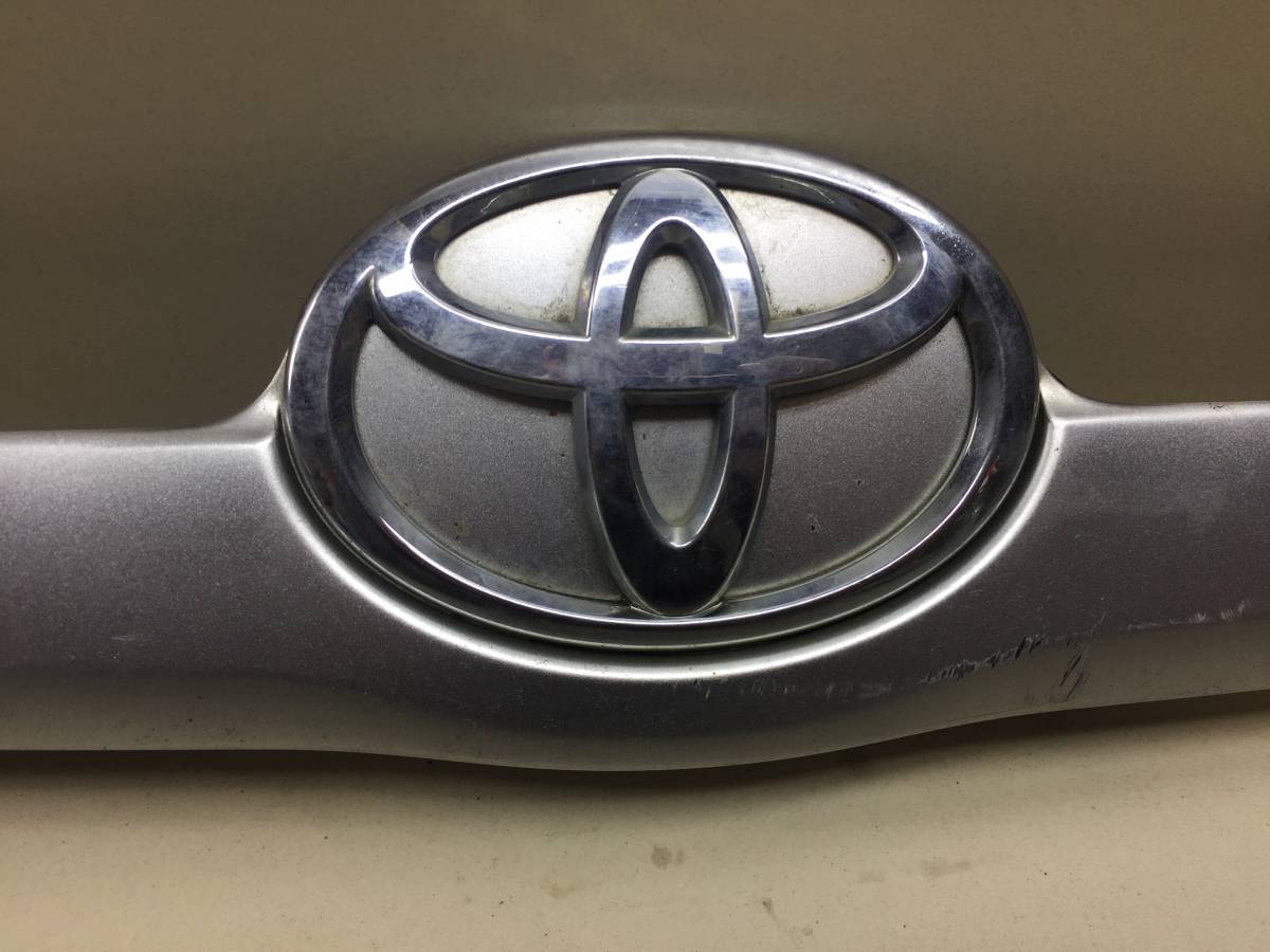 Накладка крышки багажника Toyota Camry (V40) 2006-2011