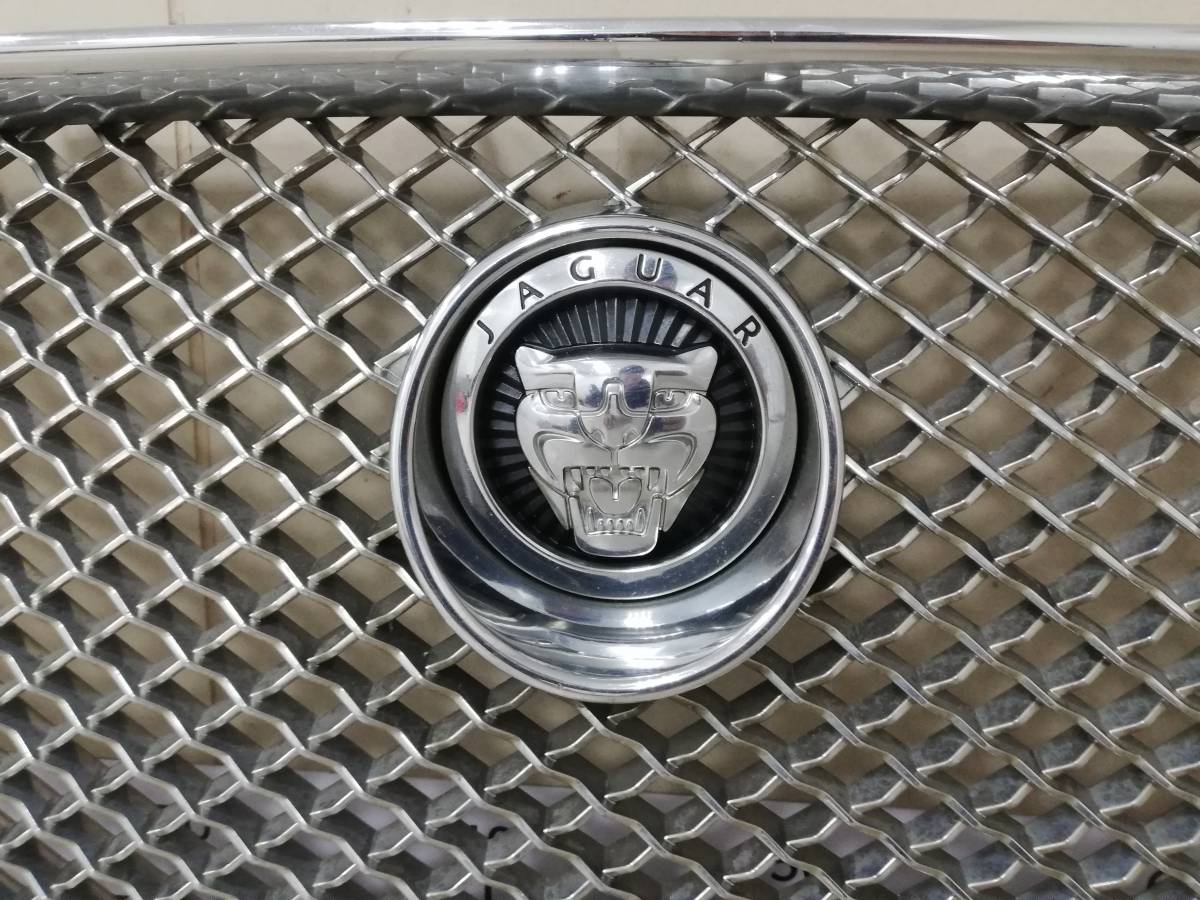 Решетка радиатора Jaguar XF 2007-2015