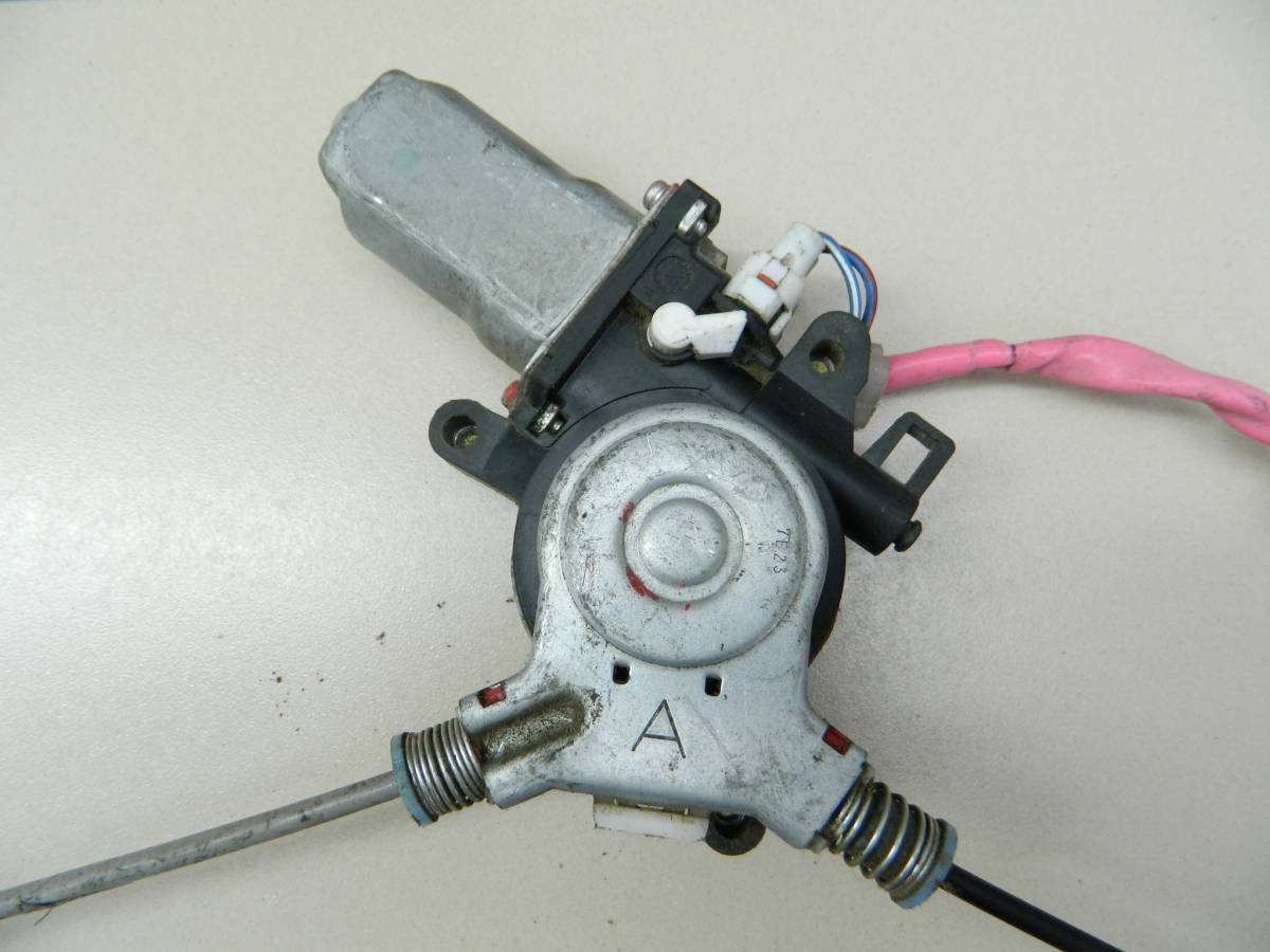 Стеклоподъемник электр. передний правый Honda Fit (GD1) 2001-2007