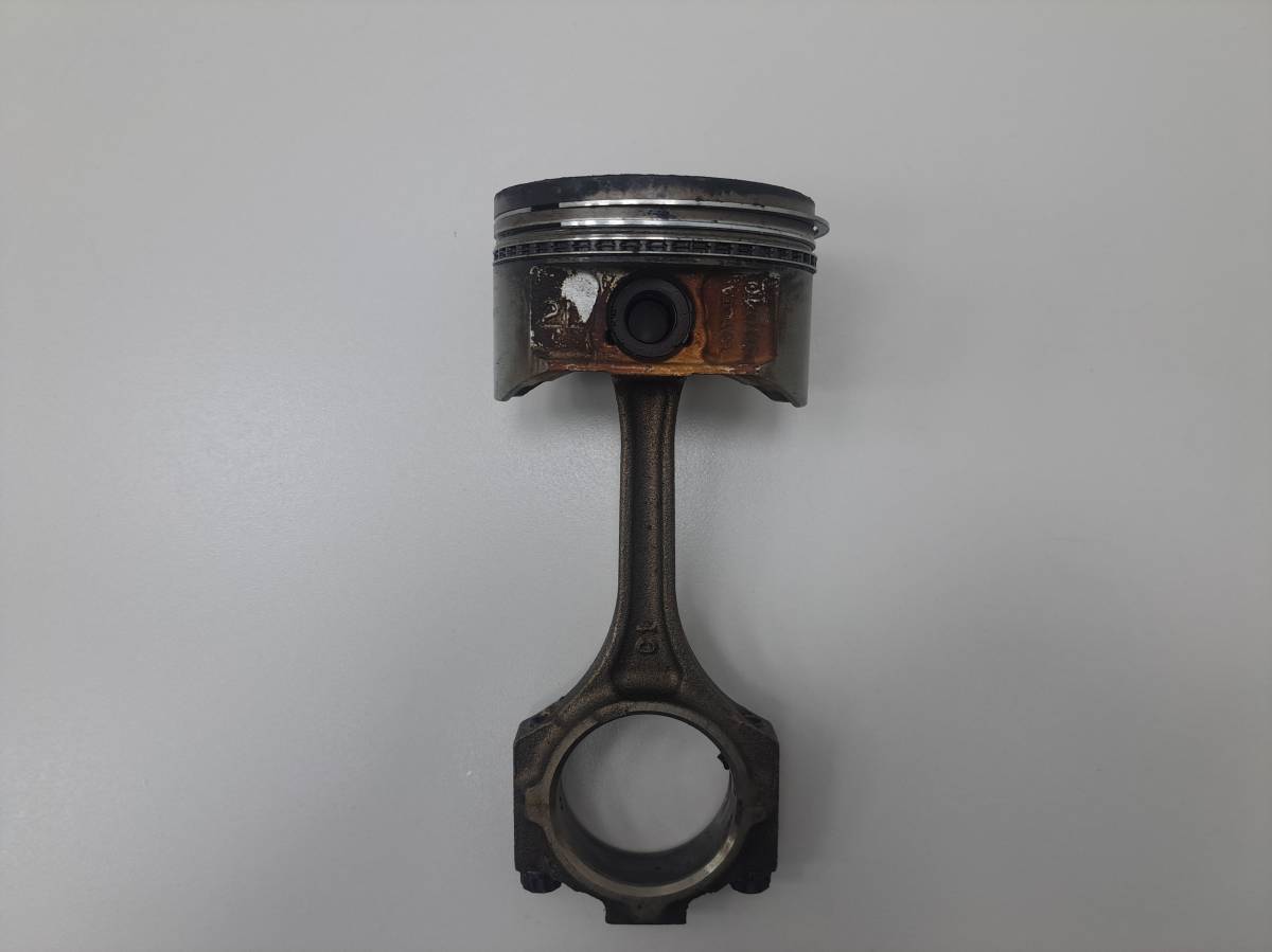 Поршень с шатуном Toyota Land Cruiser (J100) 1998-2007