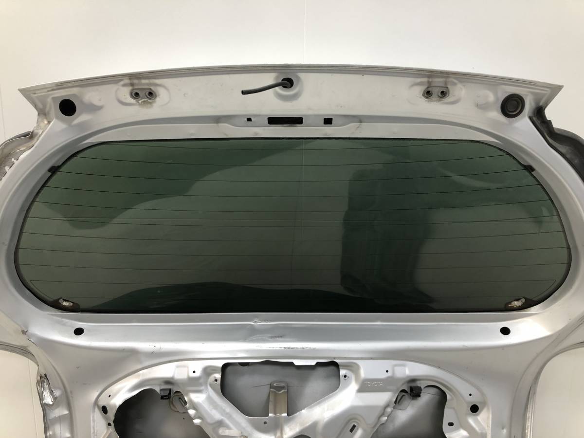 Стекло заднее Toyota Vitz (P10) 1999-2005