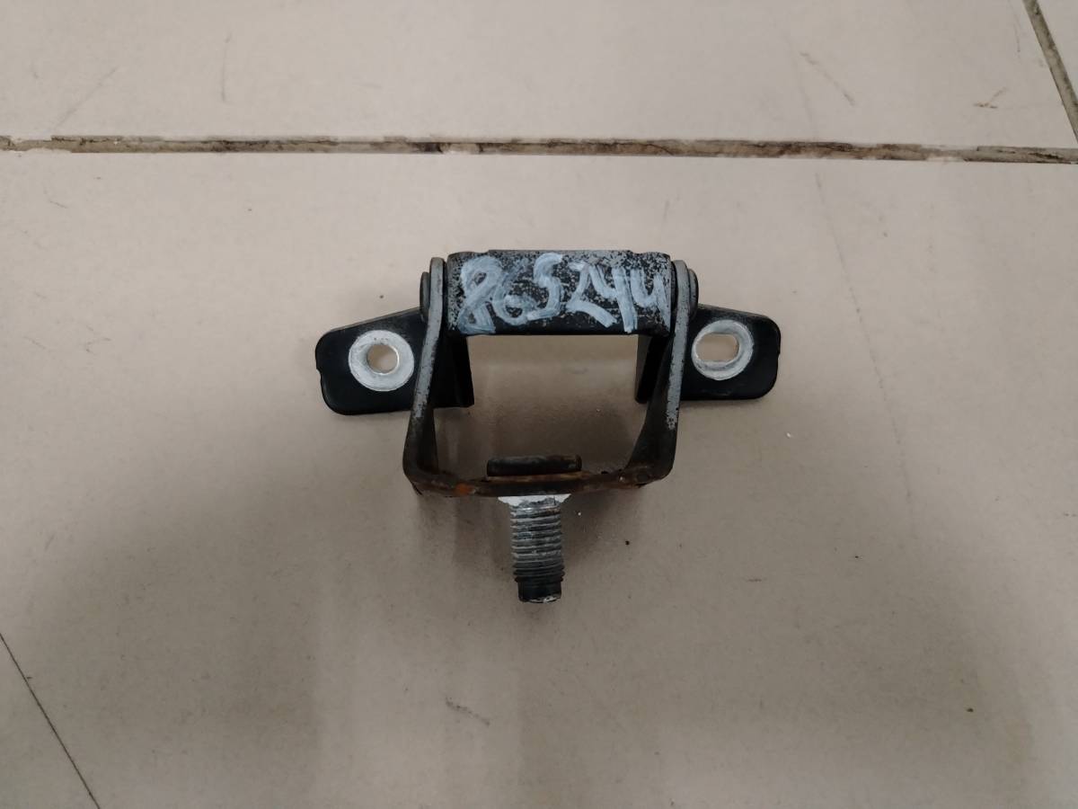 Петля двери багажника Hyundai Getz 2002-2010