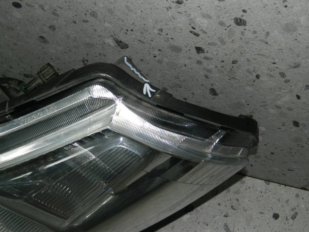 Фара левая Nissan Tiida (C11) 2007-2014