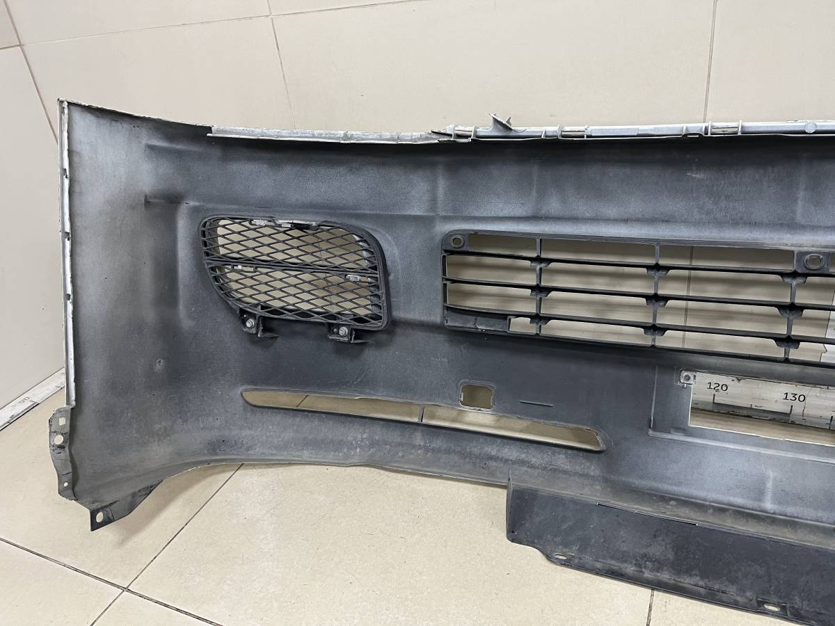 Бампер передний Toyota Hiace H200 2005-2015
