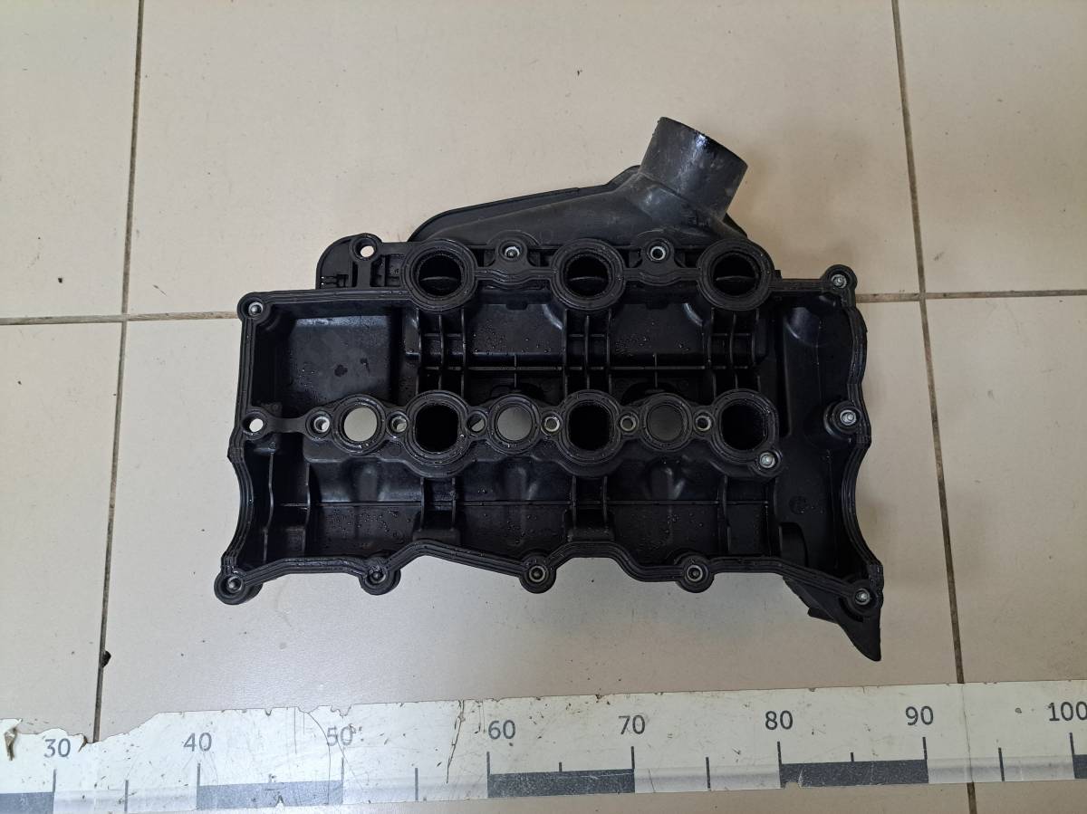 Крышка головки блока (клапанная) Land Rover Discovery 3 2004-2009