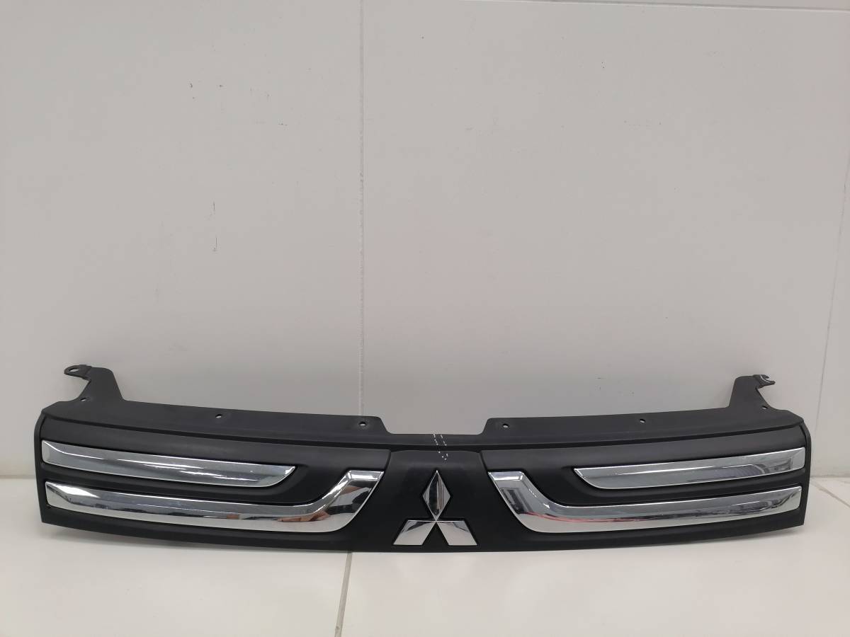 Решетка радиатора Mitsubishi Outlander (GF) 2012>