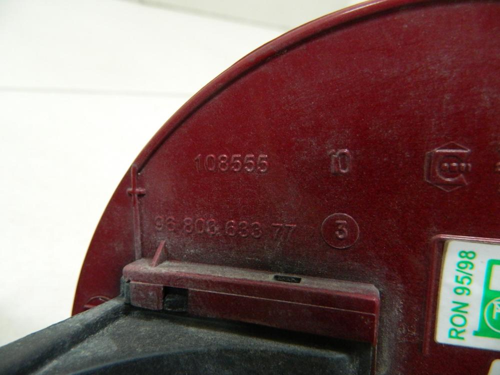 Лючок бензобака для Peugeot 300- 308 2007>