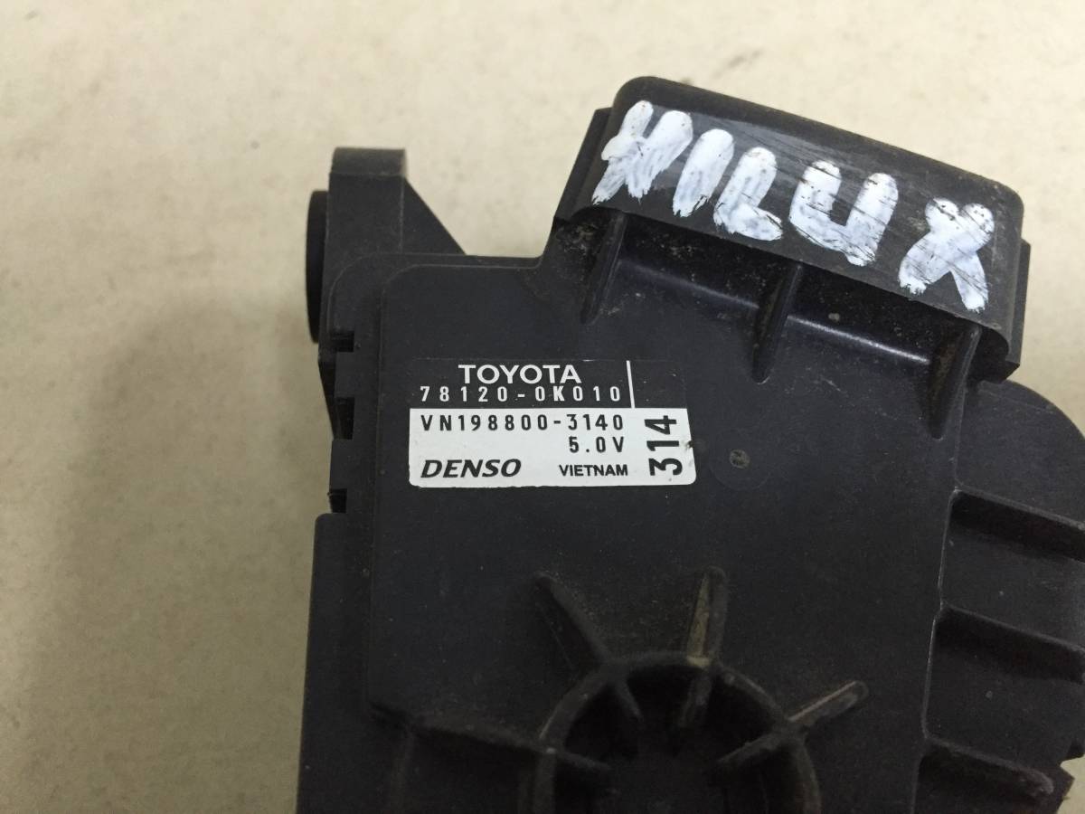 Педаль газа Toyota Hilux 2004-2015