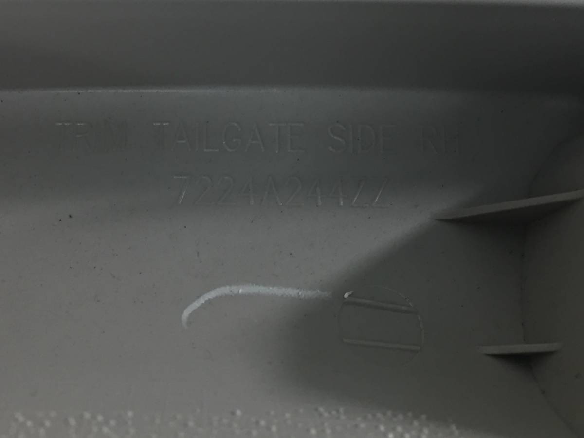 Обшивка двери багажника Mitsubishi Pajero/Montero Sport (KS) 2015>