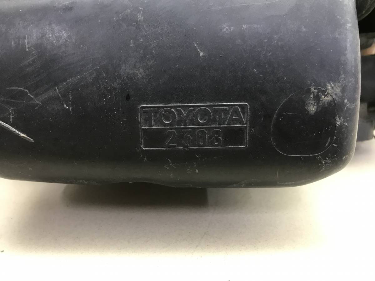 Корпус воздушного фильтра Toyota Vitz (P10) 1999-2005